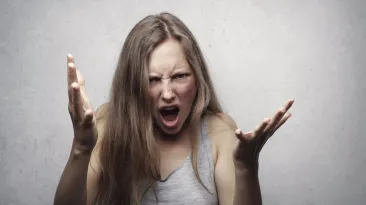 Dovada clară că femeile simt durerea diferit de bărbați și în locuri diferite. Studiul s-a efectuat în 118 țări și rezultatele sunt evidente
