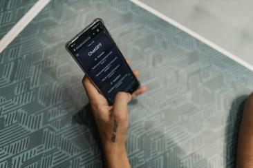 Experții avertizează: 5 lucruri pe care nu trebuie să le împărtășiți niciodată cu ChatGPT. Ce pași să urmați dacă deja le-ați partajat
