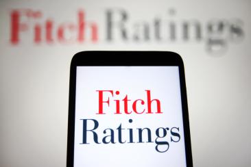 Fitch menține din nou ratingul suveran al României BBB-, cu perspectivă negativă. Ce avertizează agenția și cum a evitat țara noastră retrogradarea la „junk"