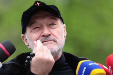 Gigi Becali, desființat: "E prostul proștilor, rupe pixul la dictare, nu știe nici să semneze"
