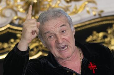 Gigi Becali, urmărit de nepalezi prin tot Bucureștiul: "Și-au dat vorbă între ei. Eu când îi văd... Și nu sunt ortodocși"