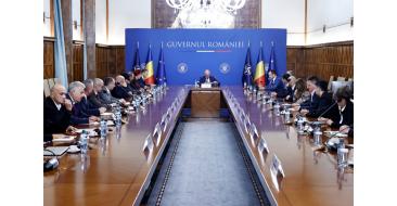 Guvernul limitează cumulul pensie-salariu la stat, dar nu pentru toată lumea. Pensionarii care rămân angajați la buget ar trebui să renunțe la 85% din pensie
