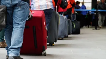 Haos în aeroporturi: aAvioanele zboară goale că pasagerii pierd zboruri din cauza noii reguli UE