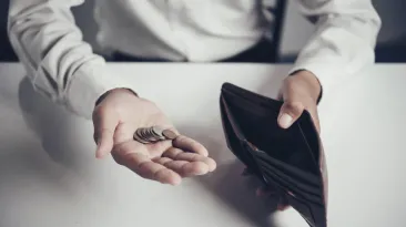 INS anunță că inflația rămâne aproape de 10%. Viața tot mai scumpă în 2026: românii plătesc cu 60% mai mult la curent și cu 25% mai mult la cafea