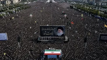 Iranul a atacat bazele SUA din Golf în ziua în care l-a înmormântat pe Ali Khamenei: "Îl vom ucide pe Trump!"