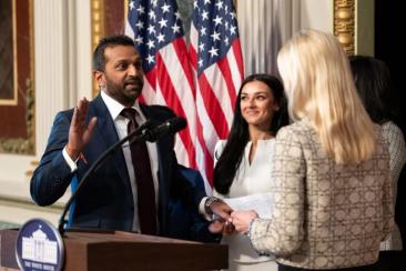 Jurnalista dată în judecată de directorul FBI dezvăluie cum a aflat de "comportamentul haotic și consumul excesiv de alcool" al lui Kash Patel