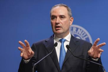 Ministrul Alexandru Nazare explică pe larg de ce insistă Guvernul atat de mult pentru reducerea deficitului bugetar
