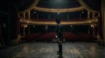 Mister neelucidat de jumătate de secol: cine sau ce este Omul cu Vioara care apare noaptea într-un teatru celebru din Anglia
