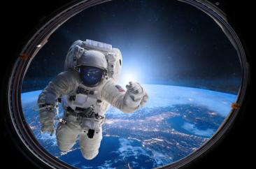NASA interzice cetățenilor chinezi să lucreze în programele sale spațiale / „Vor să ajungă pe Lună înaintea noastră"