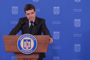 Nicuşor Dan şi-a depus declaraţia de avere. A trecut și numele persoanelor care i-au dat bani în campanie
