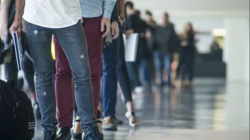 Numărul şomerilor a ajuns la 512.000 de persoane, în aprilie, în creştere faţă de aprilie 2025. În rândul tinerilor, rata şomajului este de 28,8%, în perioada ianuarie-martie 2026