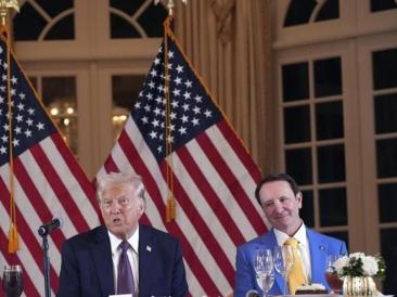 Ofensivă diplomatică și militară a lui Trump în Arctica. Trimisul special a sosit în Groenlanda în timp ce SUA negociază baze militare cu statut de „teritoriu suveran"