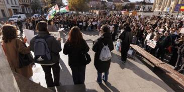 Parlamentul a adoptat „Legea femicidului". Pedepse până la închisoare pe viață pentru crimele motivate de gen
