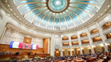 Peste 200 de parlamentari încasează cash cei 35.000 de lei din suma forfetară. Sunt obligați să ofere documente justificative doar pentru jumătate din bani
