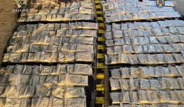 Peste 66 de kilograme de cocaină, descoperite într-o autorulotă în Sibiu. Cât valorau drogurile pe piața neagră
