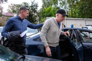 Procurorii Niță și Ștefan de la Constanța, propunere de arestare preventivă într-un dosar de corupție. Unul dintre ei ar fi primit 60.000 € direct la sediul parchetului