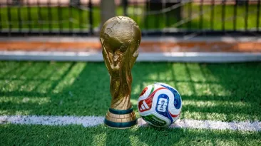 Programul meciurilor de la Cupa Mondială de fotbal. Cine sunt cei 11 comentatori
