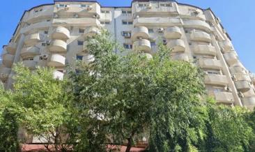 Proprietarii au decis în sedință de bloc: Au scos integral la vânzare imobilul lor. Câți bani cer pe cele 50 de apartamente
