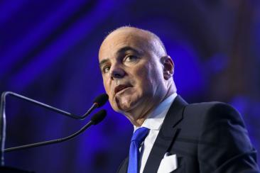 Rareș Bogdan le cere colegilor din PNL să-l oprească pe Ilie Bolojan și să voteze guvernul lui Luca Niculescu

