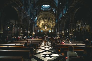 Religia poate avea același efect ca și consumul de droguri: Organul din corp ce declanșează fenomenul, anunțat de Oxford
