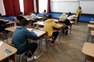 România a depășit pragul de 50% la analfabetism funcțional mediu conform rezultatelor PISA din 2025. În 2026 e și mai rău!