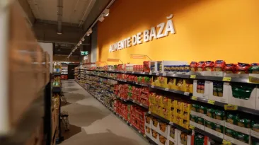 Românii intră în foame cruntă: expiră plafonarea prețului alimentelor de bază, iar scumpirile se anunță în lanț dupa scumpirea carburantilor