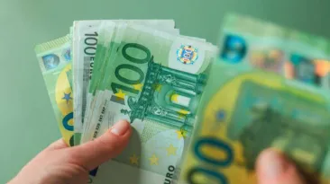 Românul care a sfidat sistemul bancar din Islanda: A furat 400.000 de euro dintr-o singură lovitură, după ce a spart codurile
