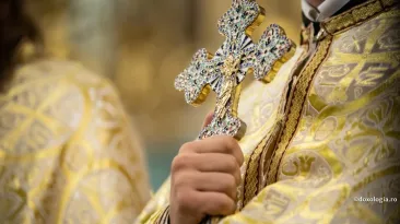 S-a întors din străinătate și și-a găsit soția cu gemeni: Preotul satului ar fi recunoscut păcatele, iar Episcopia l-a răspopit