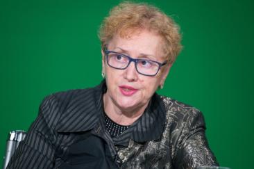 Salariile incredibile de la Avocatul Poporului: inclusiv șoferul ia spor pentru condiții grele de muncă. Cât câștigă Renate Weber, șefa cu mandatul expirat
