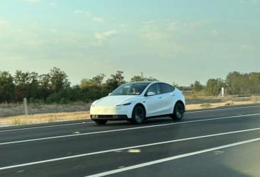 Se schimbă modul de calcul la impozitul mașinilor pe combustie. Mașinile electrice, în schimb, vor avea o taxă unică
