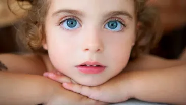 Studiu genetic: Ochii albaștri provin pe plan mondial de la un singur homo sapiens din zona Mării Negre