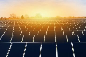 Super puterea mondială care a acaparat soarele. A instalat într-o lună panouri fotovoltaice cât toată Europa într-un an