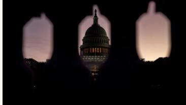 Trump ia în considerare suspendarea habeas corpus, dreptul constituțional al unei persoane de a contesta legalitatea detenţiei sale, în instanţă. Ce ar însemna asta?
