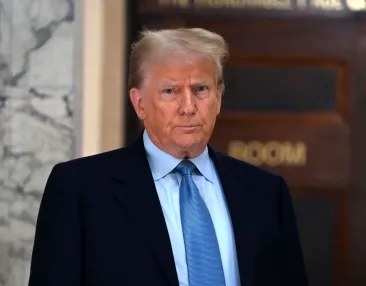 Trump respinge ideea încetinirii dezvoltării inteligenței artificiale: „SUA trebuie să rămână în avans față de China"
