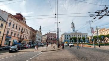 Ucraina închide mai multe licee cu predare în limba română. Măsura stârnește îngrijorare și revoltă în comunitatea românească
