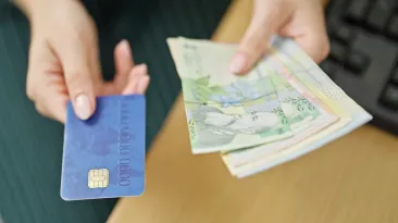 UE restrange iarasi platile cash: Limitarea plăților mari în numerar. Ce trebuie să știe românii