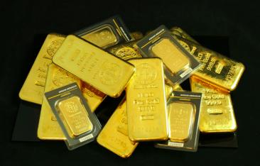 Un bărbat a aruncat din greșeală 20 de lingouri de aur la gunoi. Cum și-a recuperat comoara în valoare de 120.000 de euro
