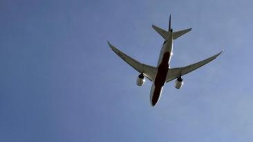 Un expert aviatic vine cu explicații: Ce se întâmplă cu corpul uman când un avion se prăbușește?
