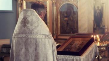 Un preot a fost bătut în plină stradă de un soț gelos. Omul bisericii riscă să-și piardă postul