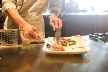Un proprietar de restaurant dezvăluie preparatul aparent „inofensiv" pe care nu ar trebui să îl comanzi niciodată. „Nu o să vezi problema, dar o vei simți după 12 ore"