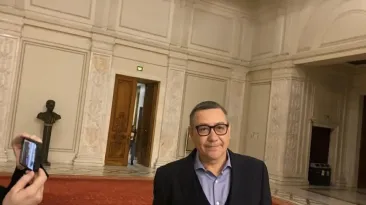 Victor Ponta dezvăluie că Alexandru Nazare a obținut pe persoană fizică păstrarea rating-ului de țară și lansează un avertisment: Acel cineva este fie naiv, fie imbecil
