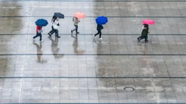 Vreme deosebit de rece și precipitații, pentru următoarele trei zile, în mai multe zone din țară. La munte ninge și se va depune un strat de zăpada
