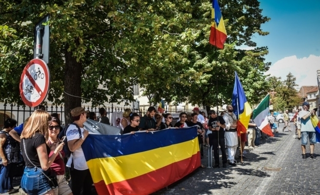 47% dintre românii care au emigrat vor să revină, cu 10% mai puțini faţă de 2017