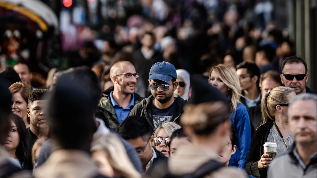 5,1 milioane de români trăiesc și muncesc în țări din Europa. Cei mai mulți în Marea Britanie - 1,4 milioane. Populația României scăde în 2026 sub 19 milioane de locuitori