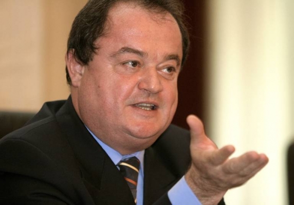 De ce acoperă trei ministere nerambursarea unui credit de trei milioane € pentru un fin al lui Vasile Blaga?