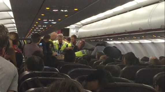 Incident aerian cu un pasager din România pe cursa Wizz Air de Norvegia 