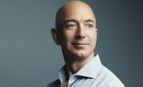 Jeff Bezos angajează cercetatori de top pentru a păcăli Moartea. El crede în proiectul "Tinerețe Veșnică": investește 3 miliarde de dolari pentru a opri ciclul vieții!