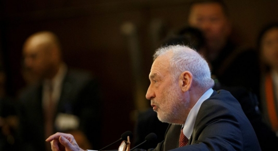 Joseph Stiglitz: SUA ar putea pierde noul Război Rece

