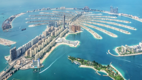 Olandezii care au construit insula-palmier din Dubai lucrează acum pe litoralul românesc pentru largirea plajelor Marii Negre