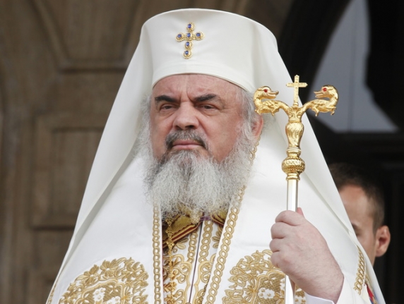Patriarhul Daniel: "NU mai avem nevoie de bani de la stat daca ni se dau inapoi proprietatile donate"
